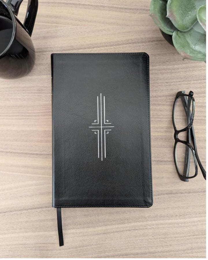 Biblia NTV, Ultrafina, Senti Piel, Manual con Filament - Imagen 3