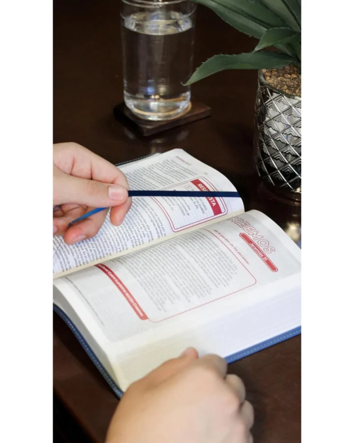 Biblia de Estudio para Jóvenes, Reina Valera 1960, Símil Piel, Manual - Imagen 4